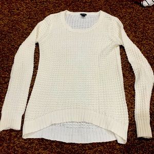 cream light weight sweater from rue21 size medium. perfect condition. never worn